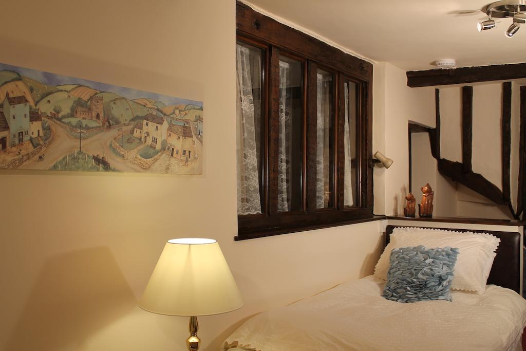 Colston Hall Farmhouse B&B Фрамлингхам Номер фото